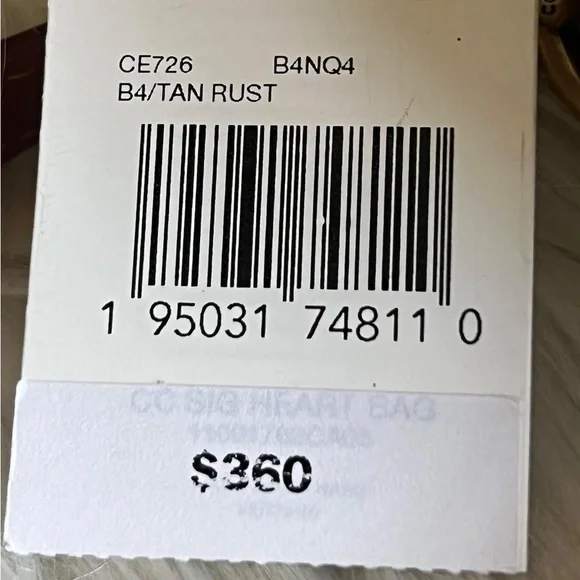 CE726 - Coach Heart Crossbody in Signature Canvas - Picture 7 of 12